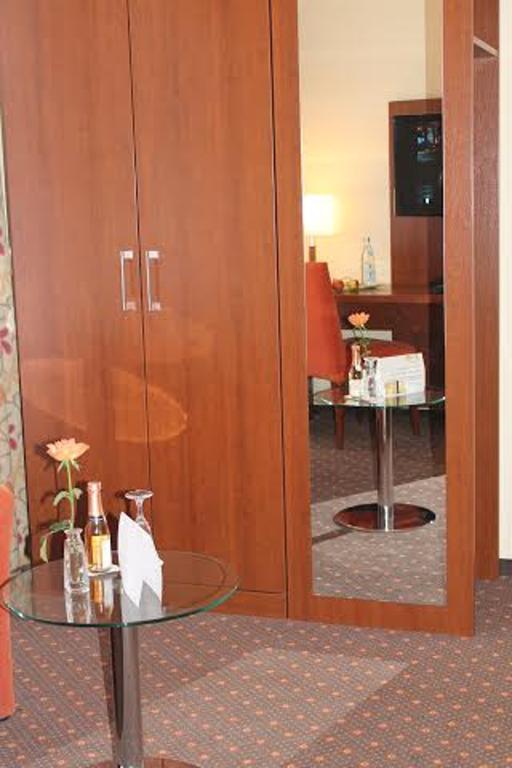Stadt-Gut-Hotel Gasthof Goldener Adler Швебиш-Халль Экстерьер фото