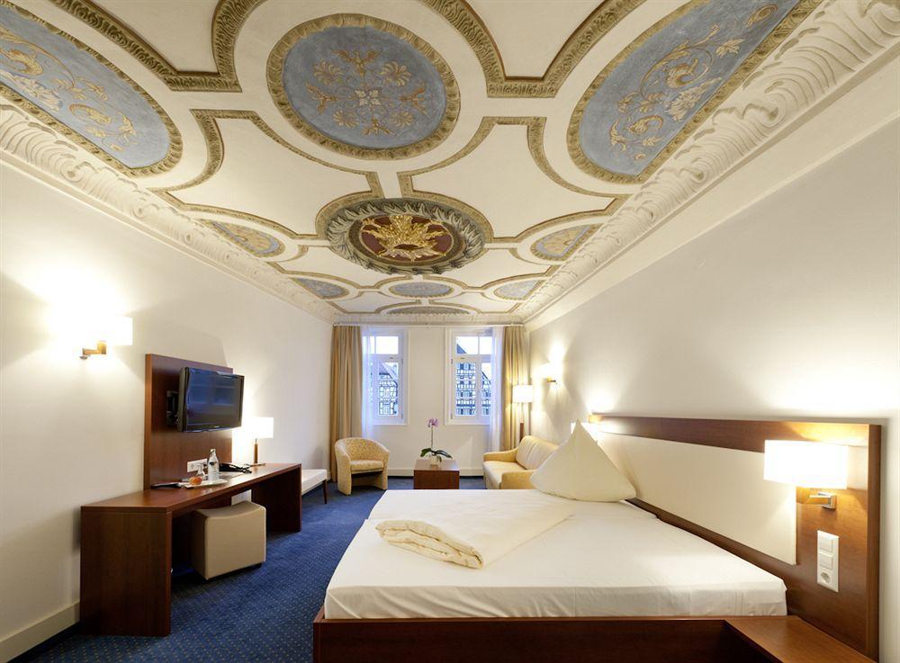 Stadt-Gut-Hotel Gasthof Goldener Adler Швебиш-Халль Экстерьер фото
